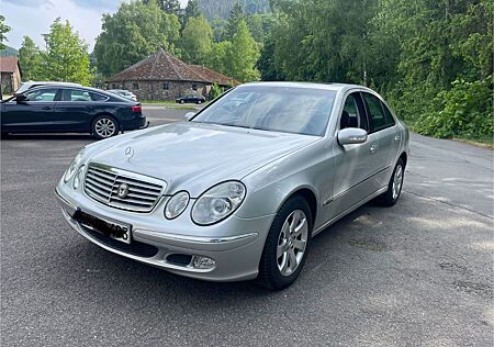 Mercedes-Benz E 240 AVANTGARDE Avantgarde