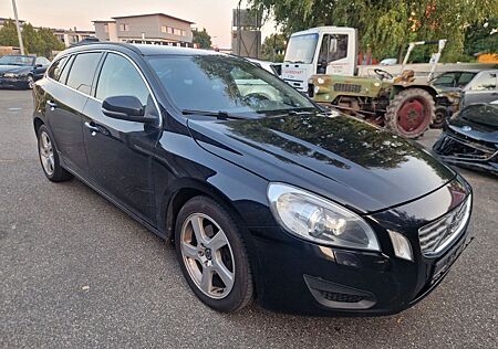 Volvo V60 Kombi Momentum