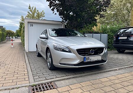 Volvo V40 D3, Glasdach, TÜV Neu, Scheckheft bei