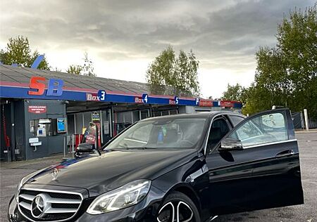 Mercedes-Benz E 220 BlueTEC BE Edition AVANTG. Autom. Edit...