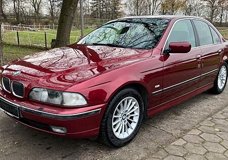 BMW 540i A E39 4.4 V8 Limousine Automatik TÜV NEU