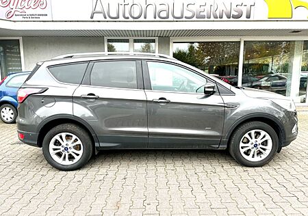 Ford Kuga Titanium 4x4 *1.Hand+AHK+Leder*