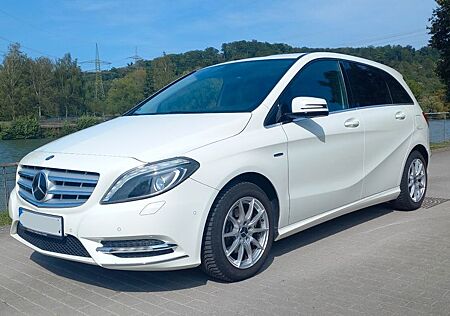 Mercedes-Benz B 180 BlueEFFICIENCY - PDC | SHZ | Bi-Xen | LED