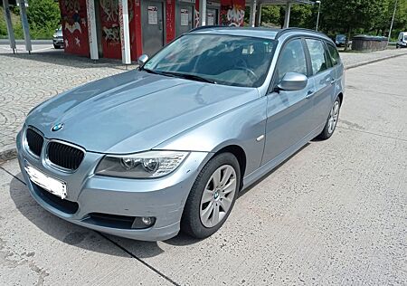 BMW 318i Touring -