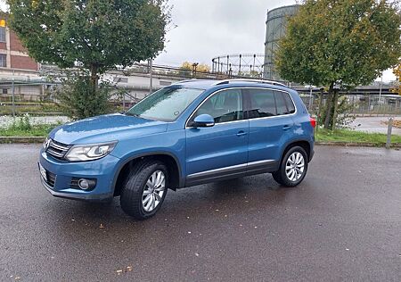 VW Tiguan Volkswagen 2.0 TSI 155kW DSG 4MOTION Sport & Sty...