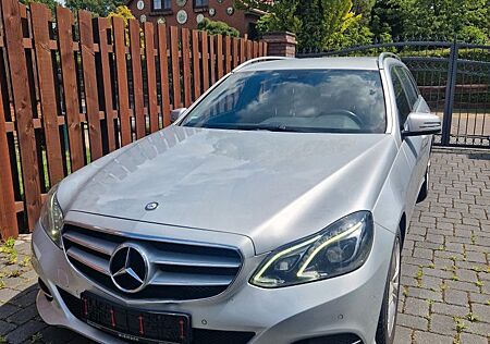 Mercedes-Benz E 220 BlueTEC T AVANTGARDE