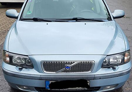 Volvo V70 2.5T AWD -