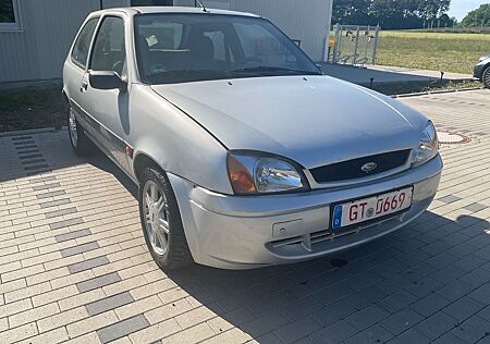 Ford Fiesta 1.3 44 kW Ghia 83000 km Klma Alu ZV 2.Hd