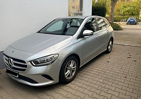 Mercedes-Benz B 180 DCT - wie neu (Rentnerfahrzeug), MBUX