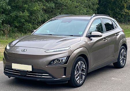 Hyundai Kona EV Trend 150 kW *RW484KM*HeUp*AHK*LED*ACC*