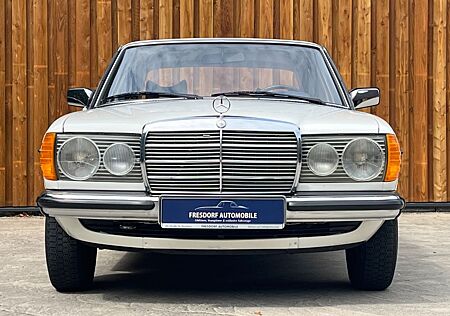 Mercedes-Benz 240 240D W123 Spitzenfahrzeug, 2. Hand, nur 68 Tkm!!