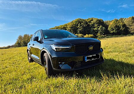 Volvo XC 40 XC40 B3 Plus Black Edition, AHK + WR