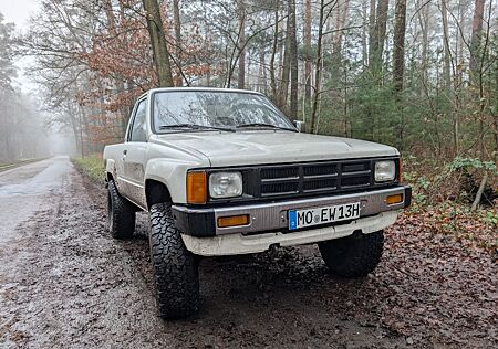 Toyota Hilux N60 Oldtimer