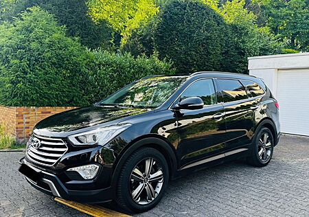 Hyundai Grand Santa Fe 2.2 CRDi 7 sitzer 4WD Automati...