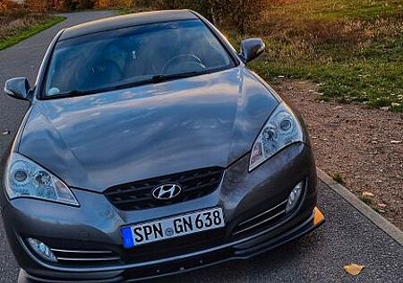 Hyundai Genesis 3.8 V6 !Handschalter!