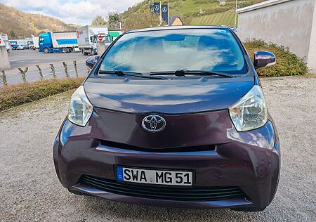 Toyota iQ 1,0-l-VVT-i - 1.Hand TÜV 08/26