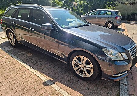 Mercedes-Benz E 200 T BlueEFFICIENCY AVANTGARDE AGK TÜV