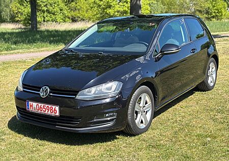VW Golf Volkswagen VII 2.0TDI 1.Hand/Keyless Go/PANO/150PS/TOP