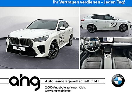 BMW iX2 xDrive30 AHK M-Sport Innovation Panoramadach