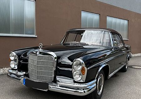 Mercedes-Benz 300 300SE Cabrio - W112