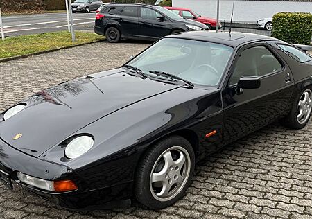 Porsche 928 S 4 * Oldtimer * dt. FZG * schwarz/schwarz