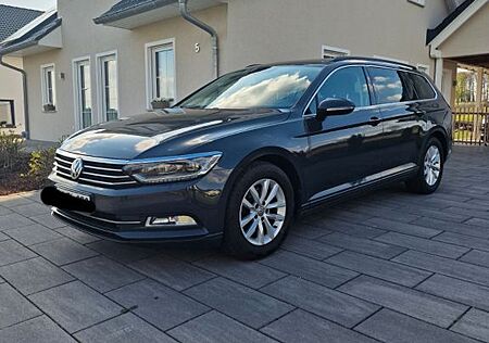 VW Passat Volkswagen 2.0 TDI Comfortline/Panorama/Anhängerkup.