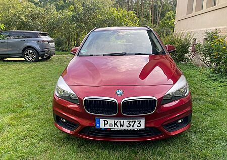 BMW 218i Active Tourer TÜV/Service/Reifen Neu