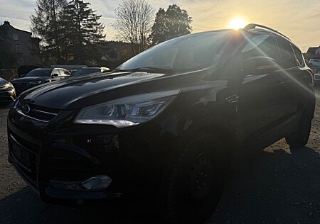 Ford Kuga Titanium TÜV BIS:12-25/4X4/2 HAND