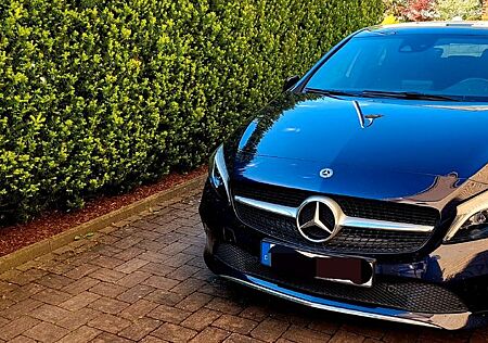 Mercedes-Benz A 200 d 4MATIC DCT - AMG Line