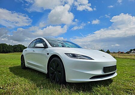 Tesla Model 3 LR AWD Highland AHK + EAP 03.2024!!!