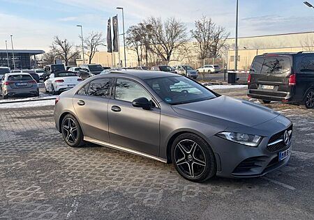 Mercedes-Benz A 220 d//LIMO//AMG//PANO//AMBIENTE//LEDER//CAM