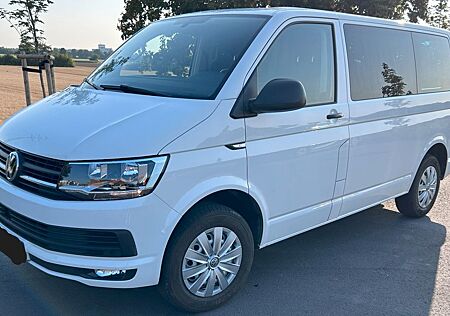 VW T6 Multivan Volkswagen Trendline mit tollen Extras