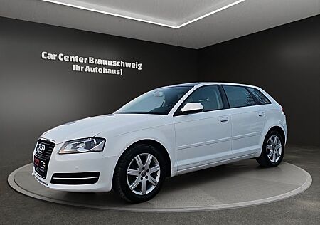 Audi A3 Sportback 2.0 TDI Ambiente S-tronic+Pano+LED