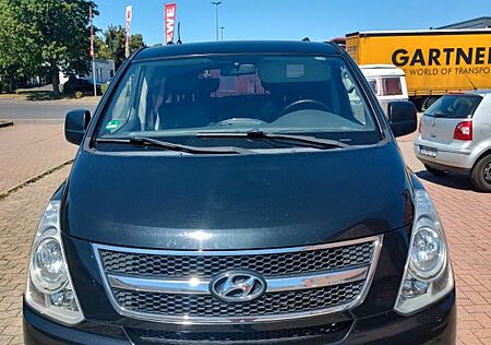Hyundai H-1 Starex