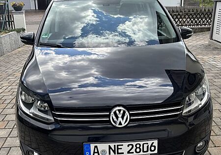 VW Touran Volkswagen 2.0 TDI 103kW - Highline, top gepflegt