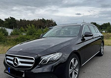 Mercedes-Benz E 220 d T Autom. -
