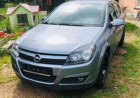 Opel Astra 1.6 Twinport 77kW -