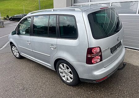 VW Touran Volkswagen Highline 2.0 TDI+SITZHZG+XENON+AHK+