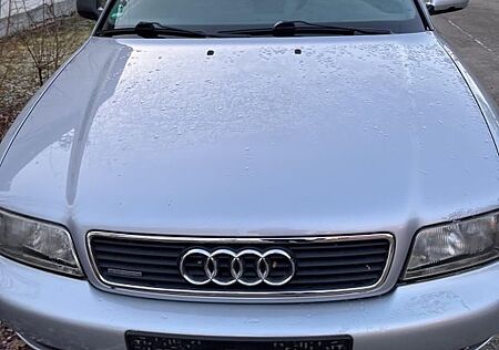 Audi A4 2.8 tiptronic quattro - B5