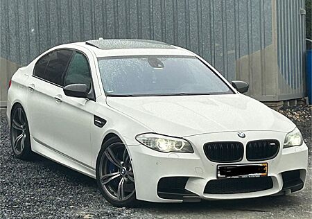 BMW M5 F10 HUD TV ALC.HIMMEL TOP-ZUSTAND ALLES NEU