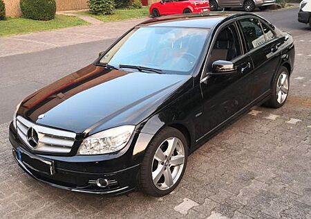 Mercedes-Benz C 180 CGI BlueEFFICIENCY Autom. -