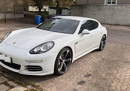 Porsche Panamera 4S S