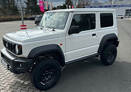 Suzuki Jimny 1,5 Allgrip Pro mit diversem Zubehör