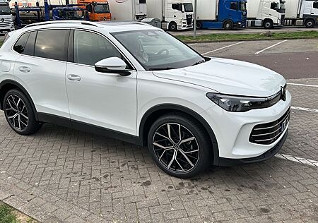 VW Tiguan Volkswagen 1.5 eTSI OPF DSG Elegance AHK,Pano,, Leder, Pro