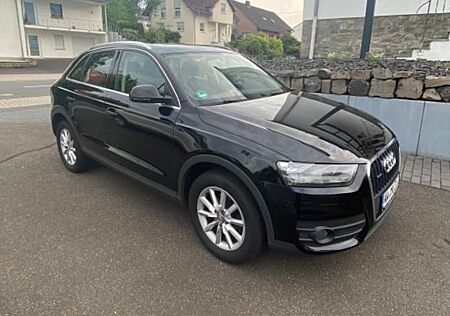Audi Q3 2.0 TFSI quattro -