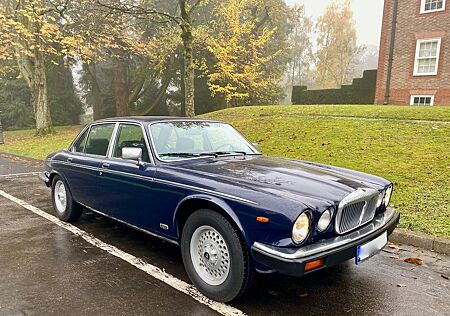 Jaguar Daimler Double Six komplett überholt