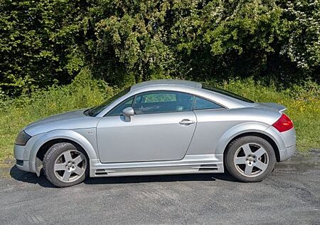 Audi TT Coupe 1.8T 140 kW -