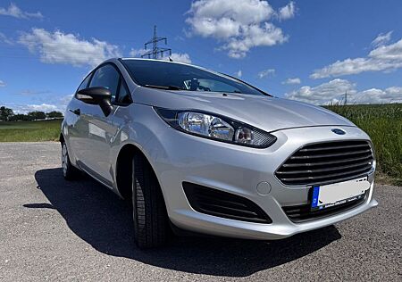 Ford Fiesta 1,25 wenig Km super gepflegt
