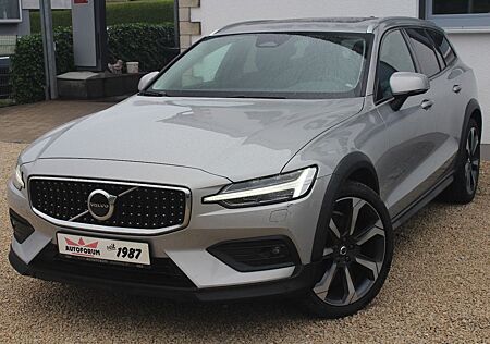 Volvo V60 CC V60 Cross Country Plus B5 AWD~Pano~Kamera~Sitzlu