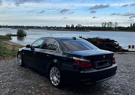 BMW 525i A -